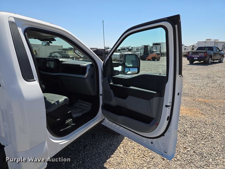 image for item EW0141 2023 Ford F350 Super Duty pickup truck cab and chassis