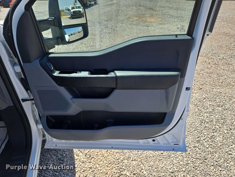 image for item EW0141 2023 Ford F350 Super Duty pickup truck cab and chassis