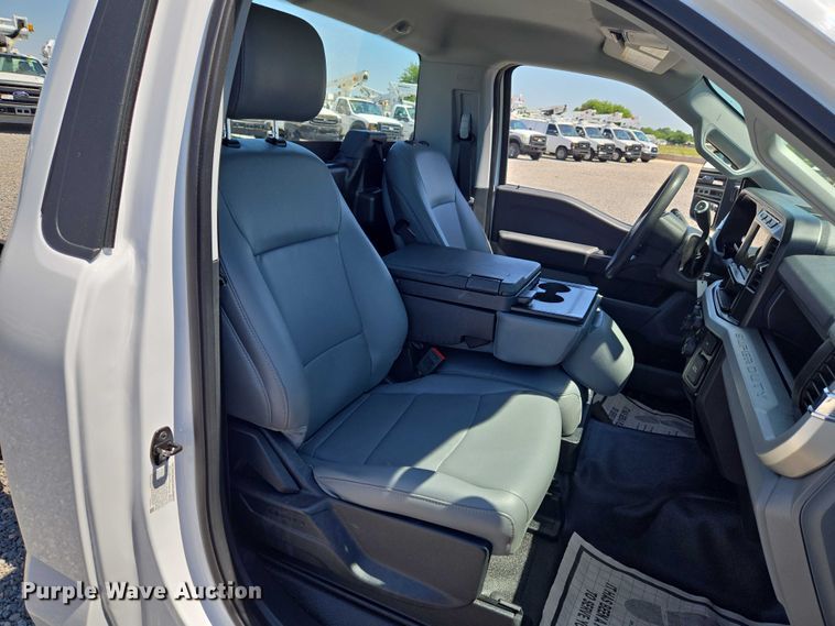 image for item EW0141 2023 Ford F350 Super Duty pickup truck cab and chassis