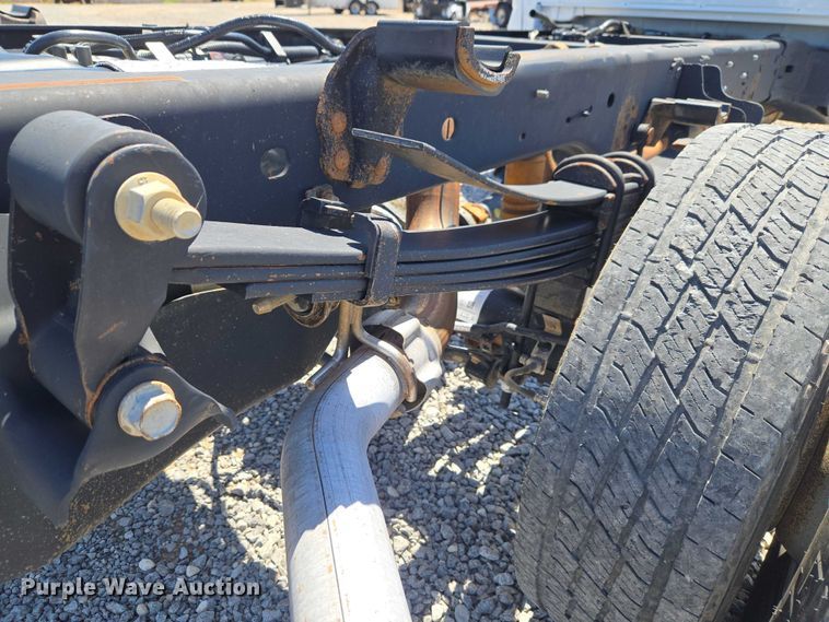 image for item EW0141 2023 Ford F350 Super Duty pickup truck cab and chassis