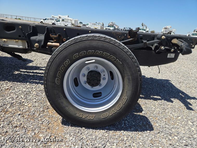 image for item EW0141 2023 Ford F350 Super Duty pickup truck cab and chassis