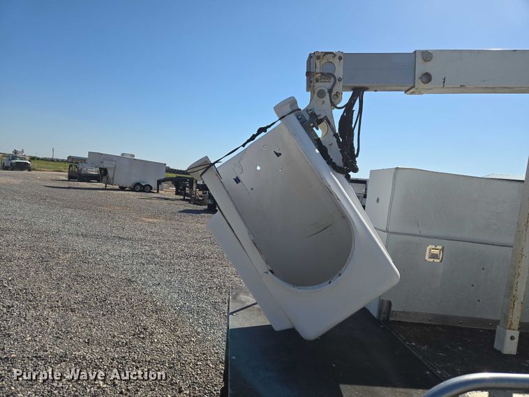 image for item EW0142 2012 Ford F450 Super Duty bucket truck