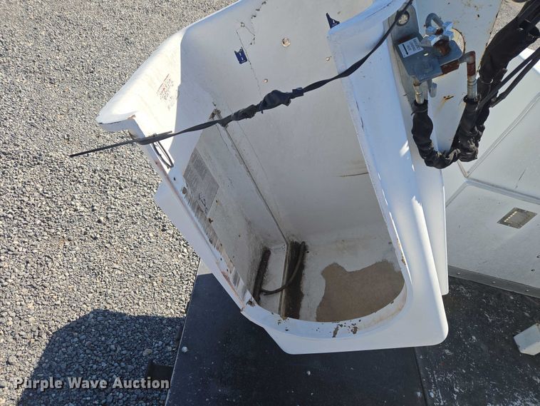 image for item EW0142 2012 Ford F450 Super Duty bucket truck