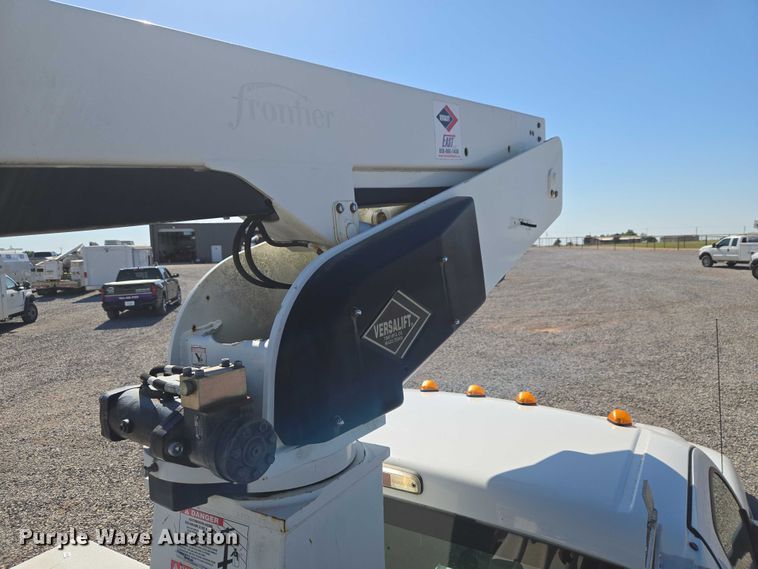image for item EW0142 2012 Ford F450 Super Duty bucket truck