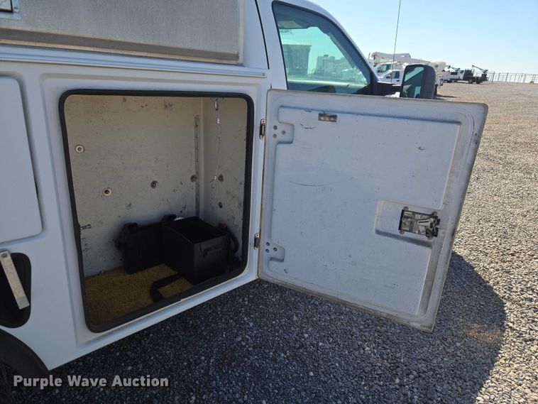 image for item EW0142 2012 Ford F450 Super Duty bucket truck