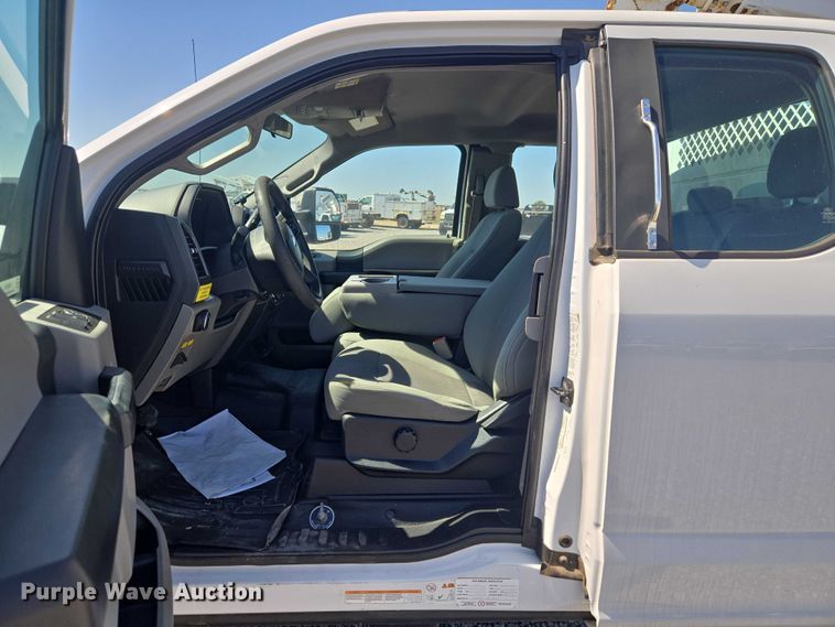 image for item EW0145 2017 Ford F550 Super Duty Ext. Cab utility / service truck