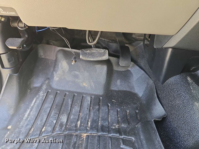 image for item EW0145 2017 Ford F550 Super Duty Ext. Cab utility / service truck