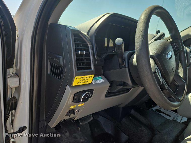 image for item EW0145 2017 Ford F550 Super Duty Ext. Cab utility / service truck