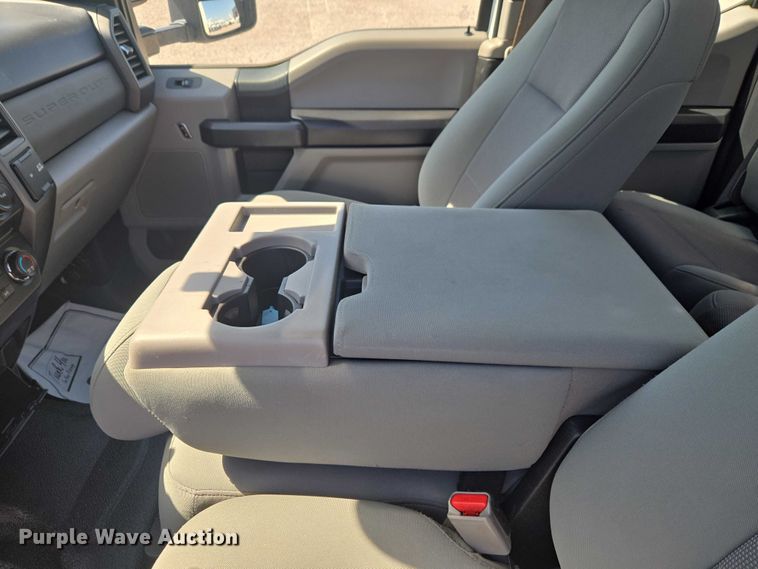 image for item EW0145 2017 Ford F550 Super Duty Ext. Cab utility / service truck