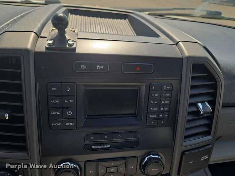 image for item EW0145 2017 Ford F550 Super Duty Ext. Cab utility / service truck