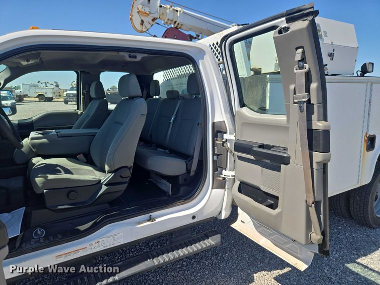 image for item EW0145 2017 Ford F550 Super Duty Ext. Cab utility / service truck