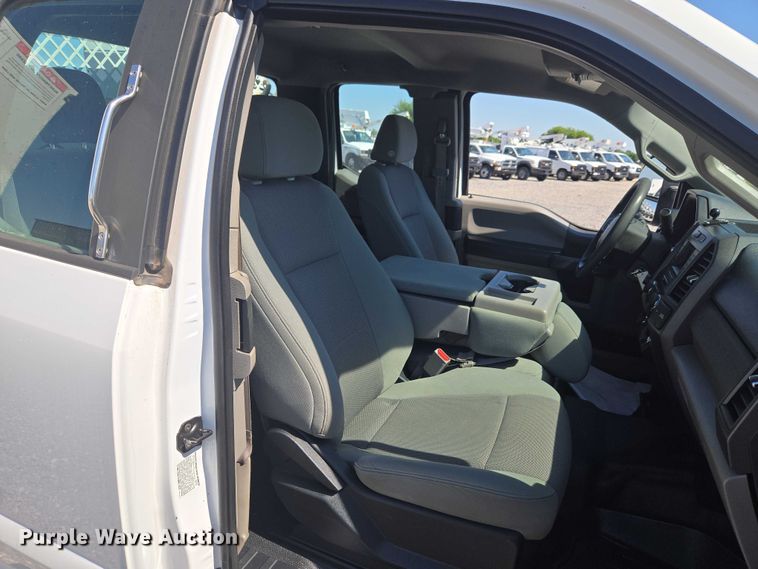 image for item EW0145 2017 Ford F550 Super Duty Ext. Cab utility / service truck