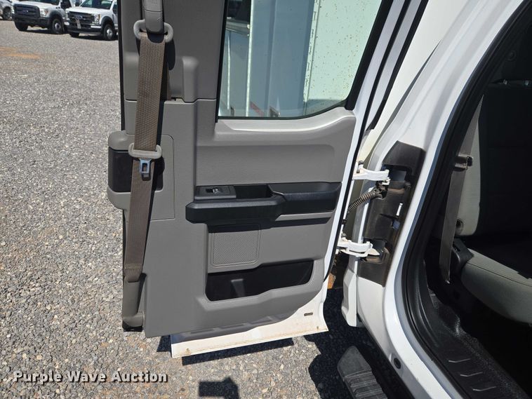 image for item EW0145 2017 Ford F550 Super Duty Ext. Cab utility / service truck