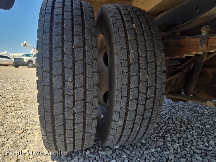 image for item EW0145 2017 Ford F550 Super Duty Ext. Cab utility / service truck