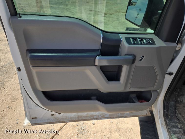 image for item EW0164 2018 Ford F150 XLT Crew Cab pickup truck