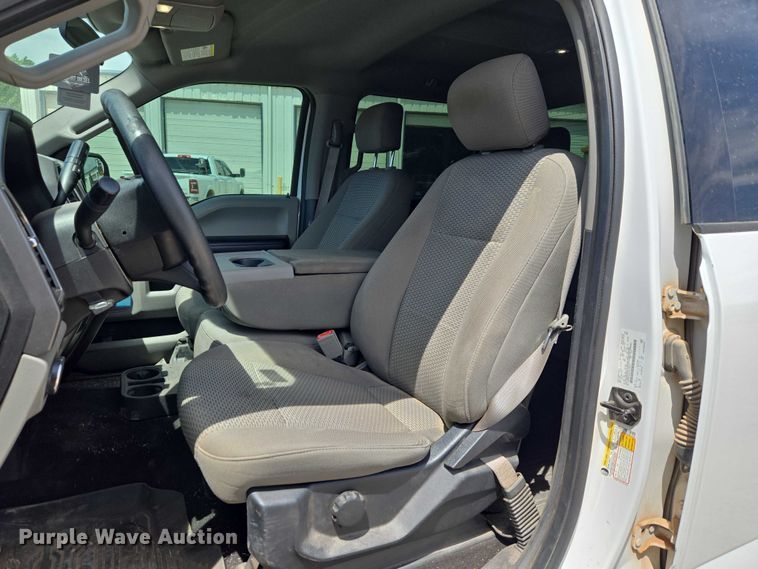 image for item EW0164 2018 Ford F150 XLT Crew Cab pickup truck