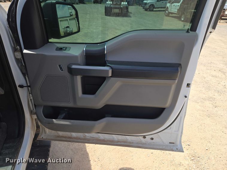 image for item EW0164 2018 Ford F150 XLT Crew Cab pickup truck