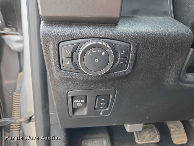 image for item EW0165 2020 Ford F150 XLT Crew Cab pickup truck