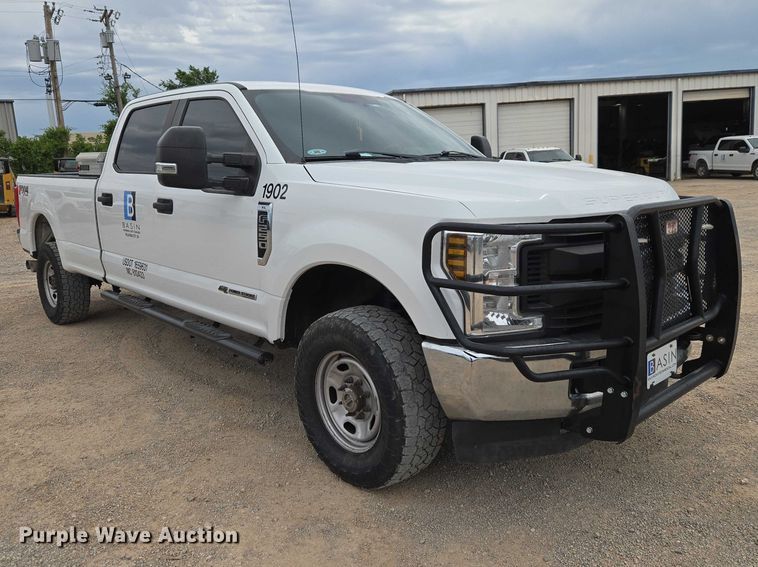 image for item EW0166 2019 Ford F250 Super Duty XL Crew Cab pickup truck