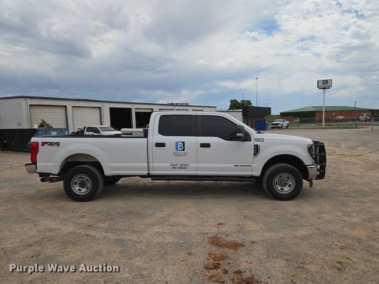 image for item EW0166 2019 Ford F250 Super Duty XL Crew Cab pickup truck