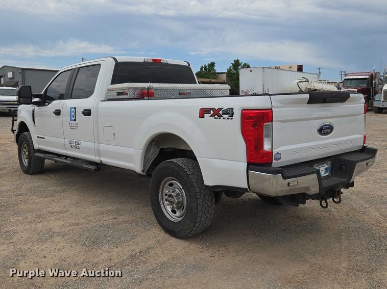 image for item EW0166 2019 Ford F250 Super Duty XL Crew Cab pickup truck