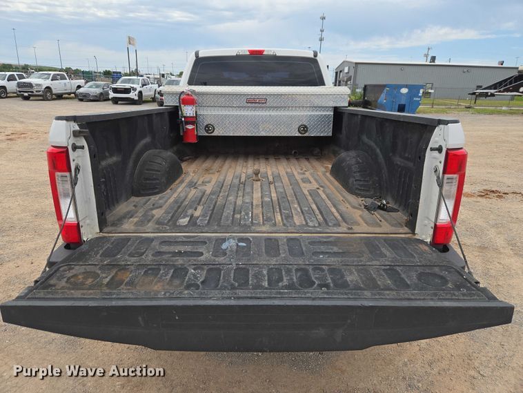 image for item EW0166 2019 Ford F250 Super Duty XL Crew Cab pickup truck