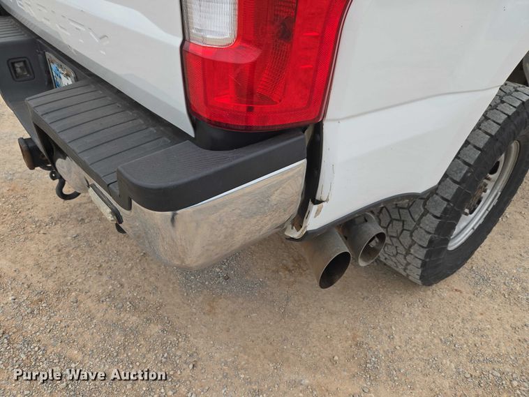 image for item EW0166 2019 Ford F250 Super Duty XL Crew Cab pickup truck