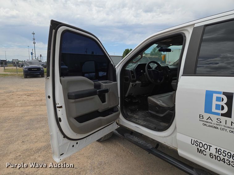 image for item EW0166 2019 Ford F250 Super Duty XL Crew Cab pickup truck