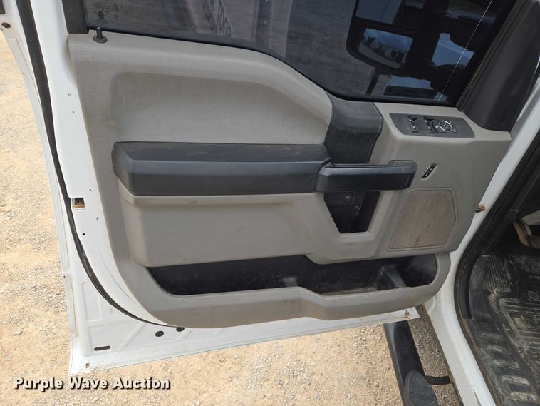 image for item EW0166 2019 Ford F250 Super Duty XL Crew Cab pickup truck