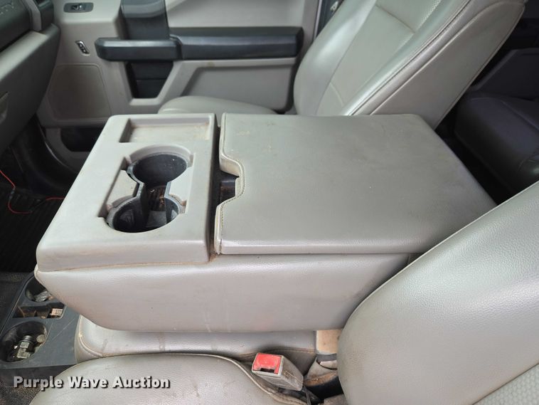 image for item EW0166 2019 Ford F250 Super Duty XL Crew Cab pickup truck
