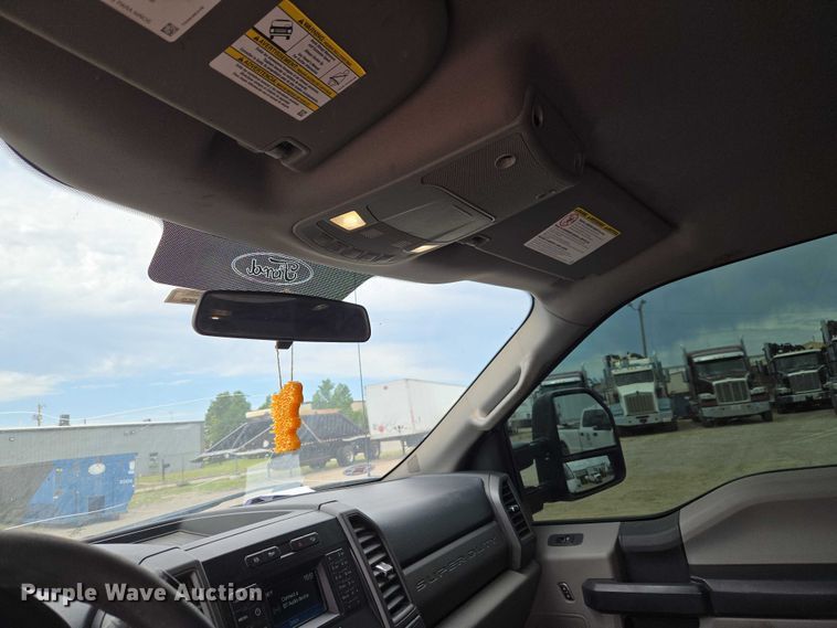 image for item EW0166 2019 Ford F250 Super Duty XL Crew Cab pickup truck
