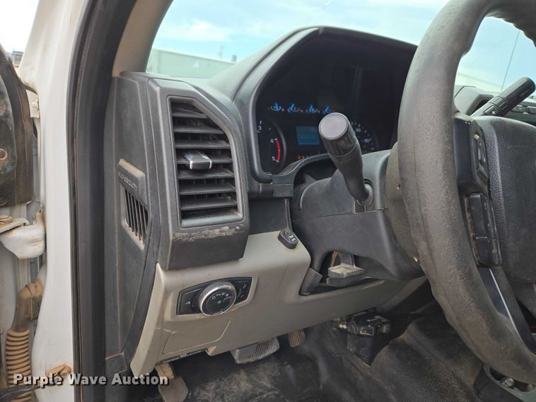 image for item EW0166 2019 Ford F250 Super Duty XL Crew Cab pickup truck