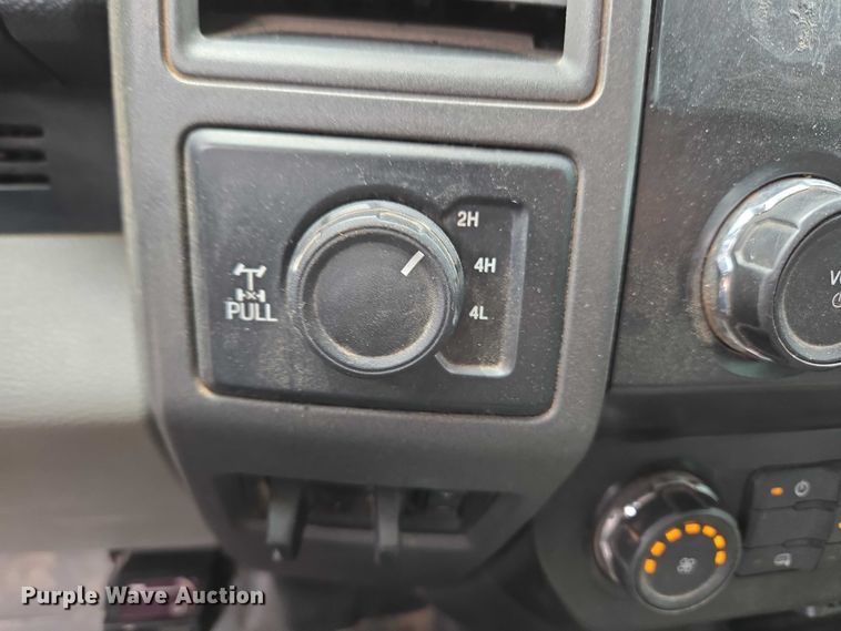 image for item EW0166 2019 Ford F250 Super Duty XL Crew Cab pickup truck