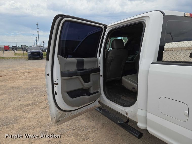 image for item EW0166 2019 Ford F250 Super Duty XL Crew Cab pickup truck