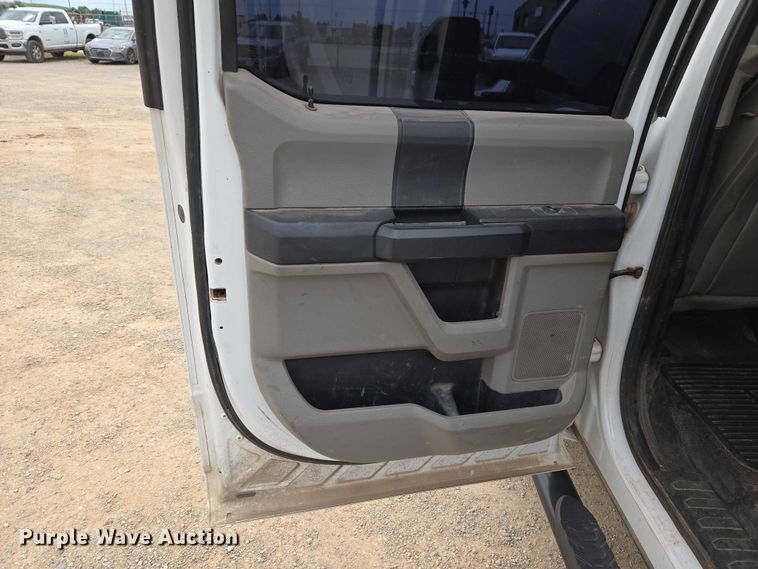 image for item EW0166 2019 Ford F250 Super Duty XL Crew Cab pickup truck