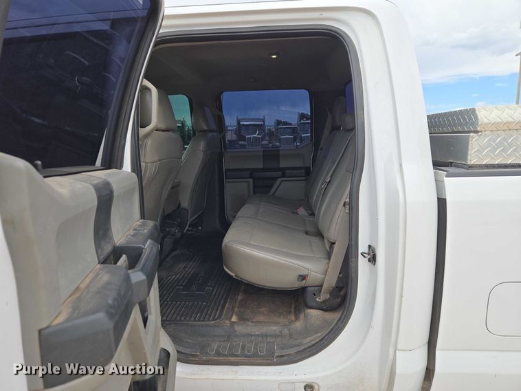 image for item EW0166 2019 Ford F250 Super Duty XL Crew Cab pickup truck