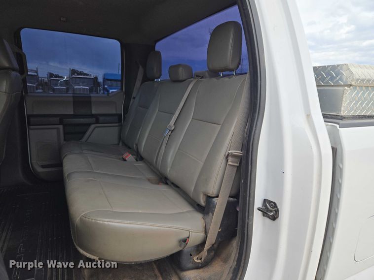 image for item EW0166 2019 Ford F250 Super Duty XL Crew Cab pickup truck