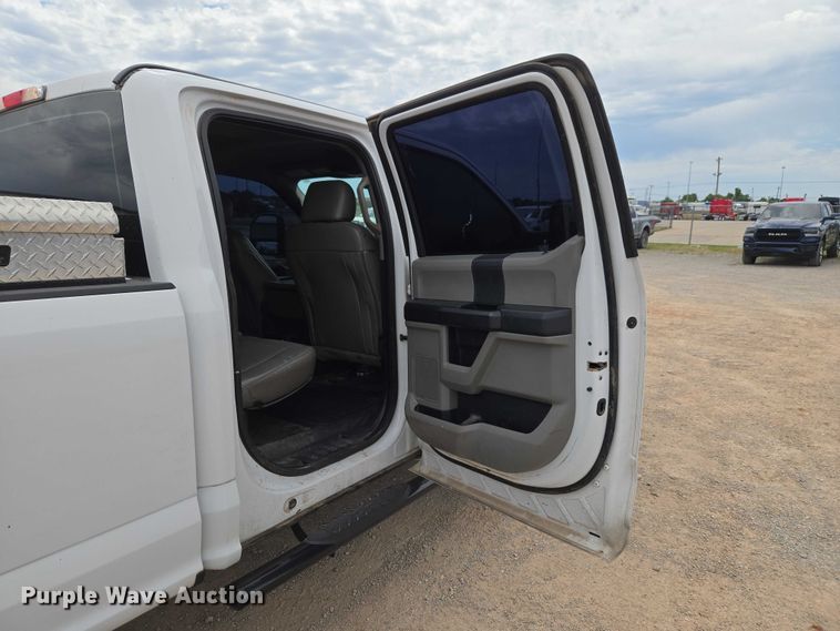 image for item EW0166 2019 Ford F250 Super Duty XL Crew Cab pickup truck
