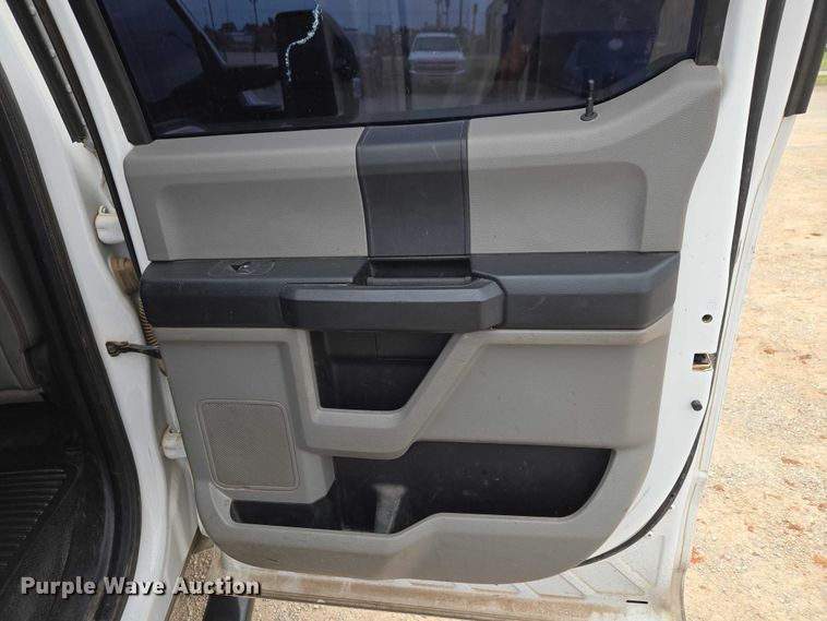 image for item EW0166 2019 Ford F250 Super Duty XL Crew Cab pickup truck