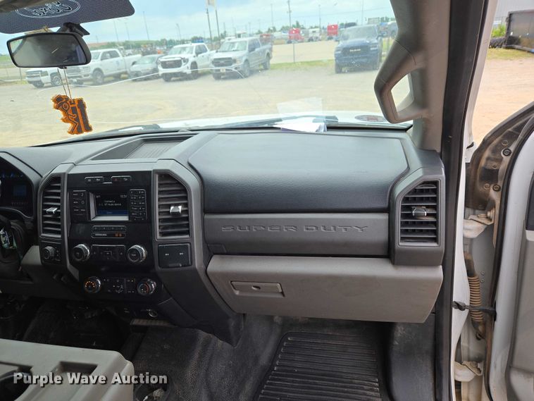 image for item EW0166 2019 Ford F250 Super Duty XL Crew Cab pickup truck