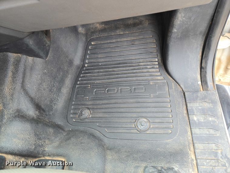image for item EW0166 2019 Ford F250 Super Duty XL Crew Cab pickup truck