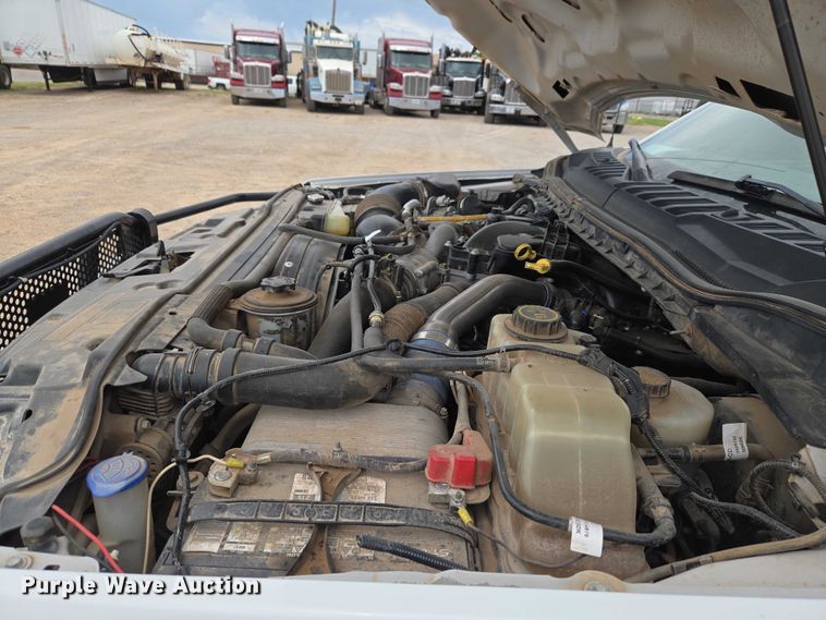 image for item EW0166 2019 Ford F250 Super Duty XL Crew Cab pickup truck