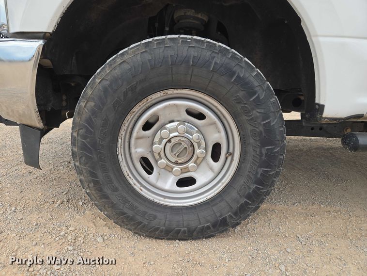 image for item EW0166 2019 Ford F250 Super Duty XL Crew Cab pickup truck