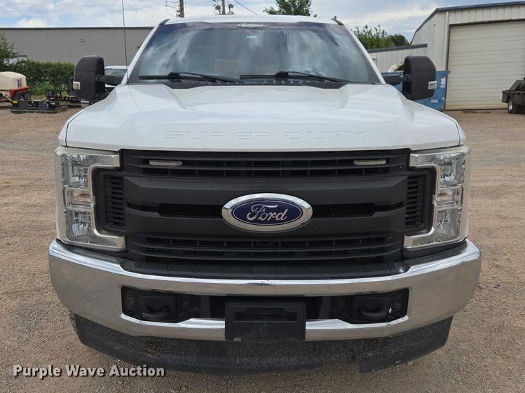 image for item EW0168 2019 Ford F250 Super Duty XL Crew Cab pickup truck