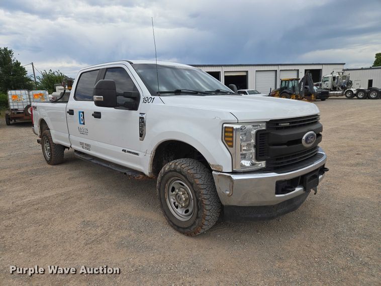 image for item EW0168 2019 Ford F250 Super Duty XL Crew Cab pickup truck