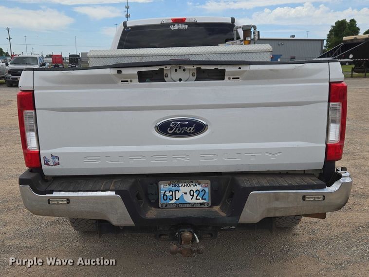 image for item EW0168 2019 Ford F250 Super Duty XL Crew Cab pickup truck