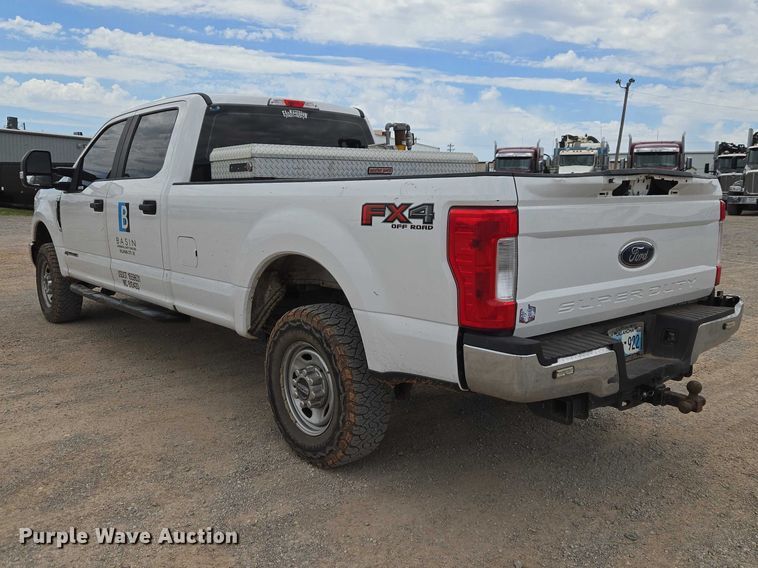 image for item EW0168 2019 Ford F250 Super Duty XL Crew Cab pickup truck