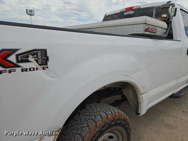 image for item EW0168 2019 Ford F250 Super Duty XL Crew Cab pickup truck