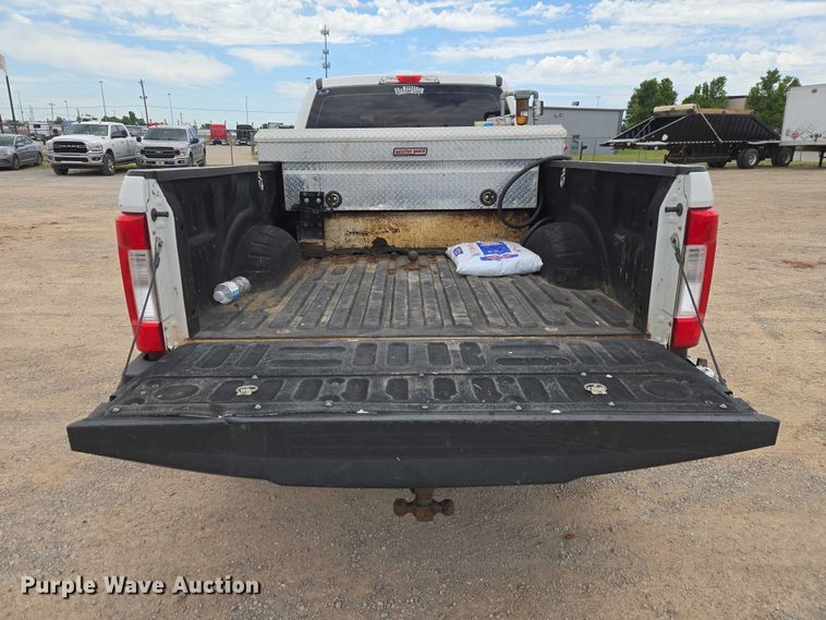 image for item EW0168 2019 Ford F250 Super Duty XL Crew Cab pickup truck