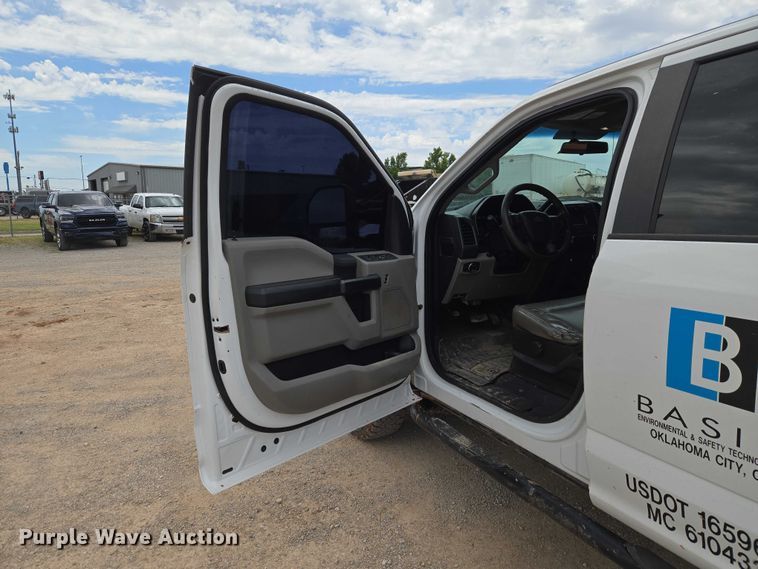 image for item EW0168 2019 Ford F250 Super Duty XL Crew Cab pickup truck